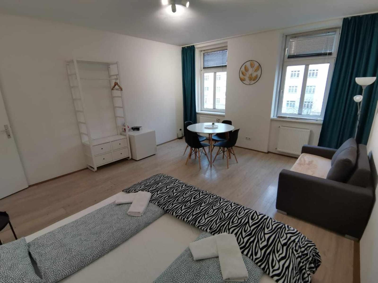 Central Apartment Metro 1 Min. Vienna Exterior photo